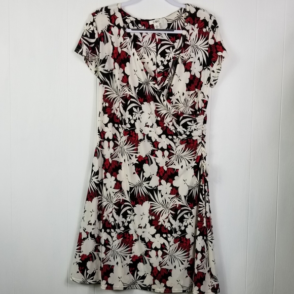 Cato red white and black  floral print Sz 12 - Picture 1 of 5